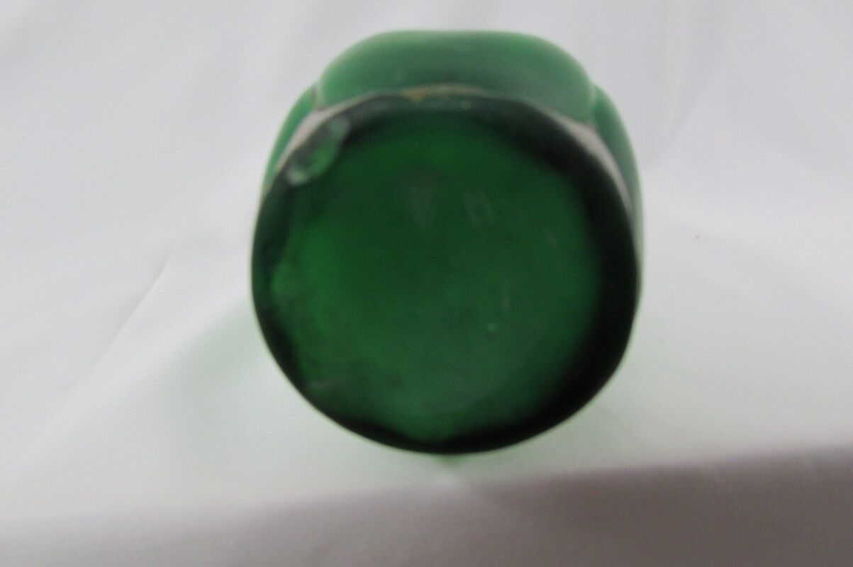 Tulip vase in art deco glass paste