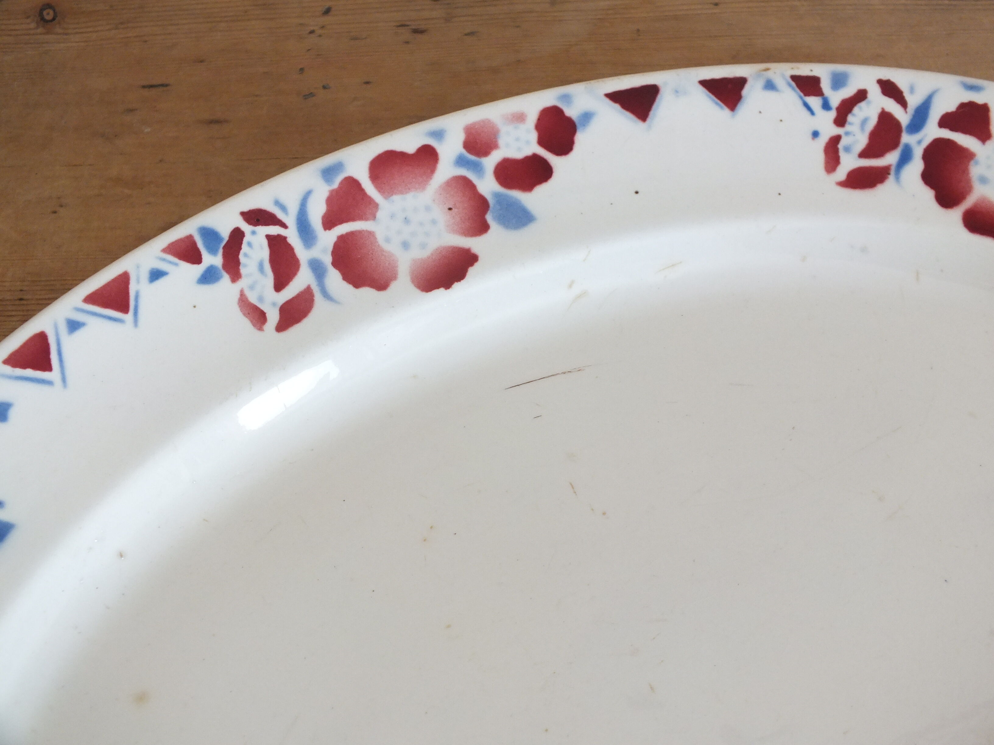 + Oval dish Céranord Saint Amand model Eglantines +