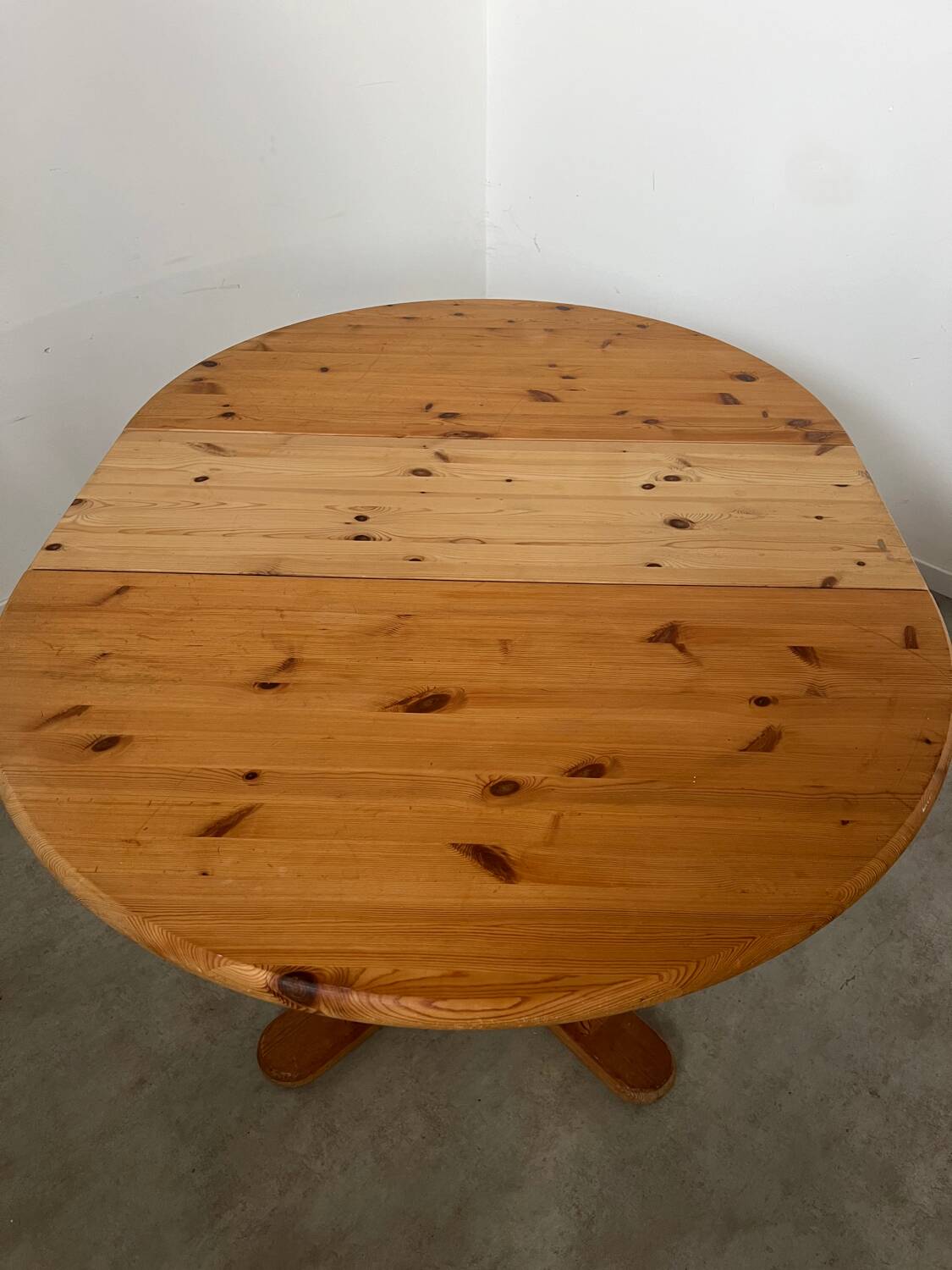 French design pine table and chair set from the 70s brutalist vintage arcs