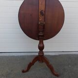 Pedestal table