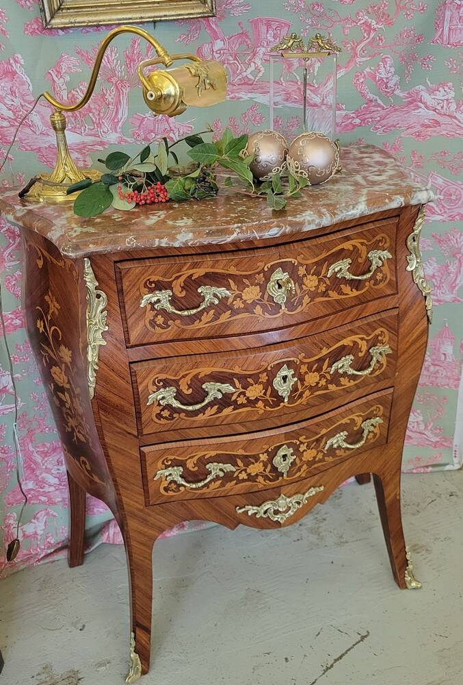 Petite commode Louis XV