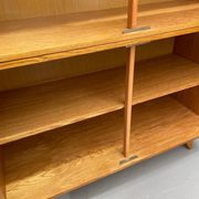 Armoire U-450 en placage de chêne, variante jaune et blanc, Jiří Jiroutek pour Inte