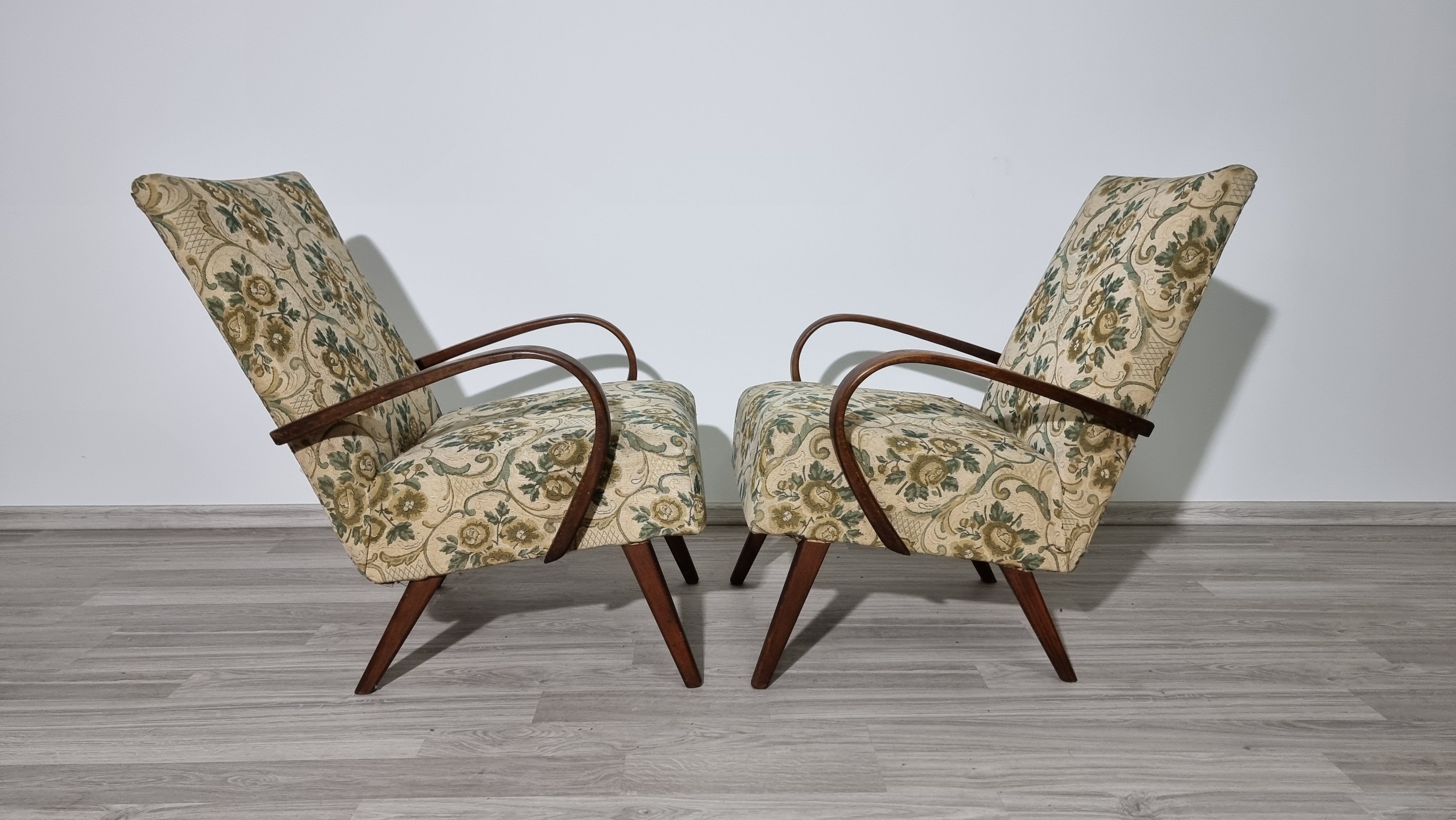 Vintage Armchairs by Jaroslav Smidek, 1960