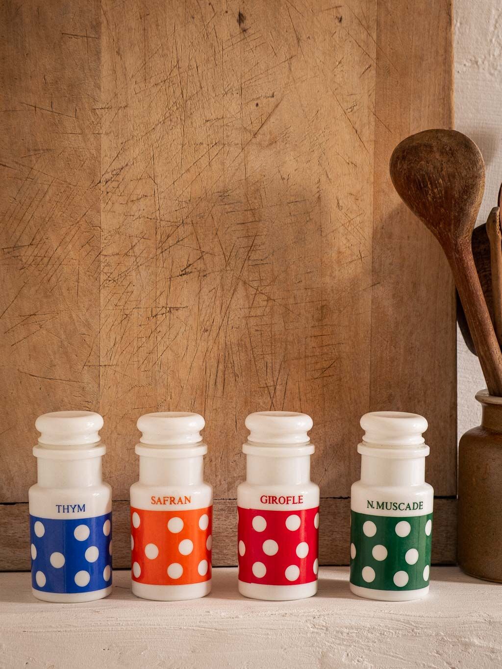 Lot de 4 pots à épices vintage