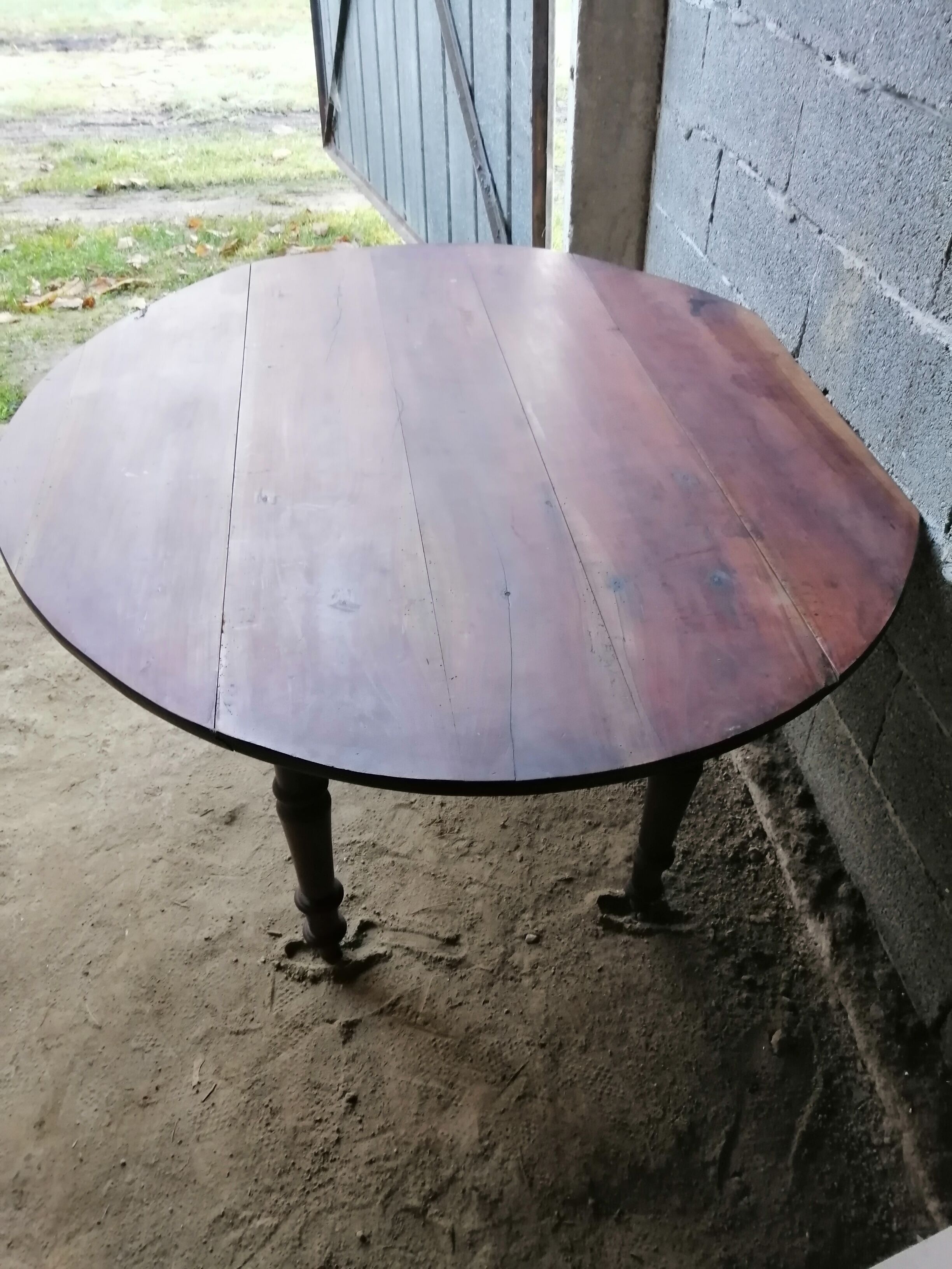 Old 1/2 round table