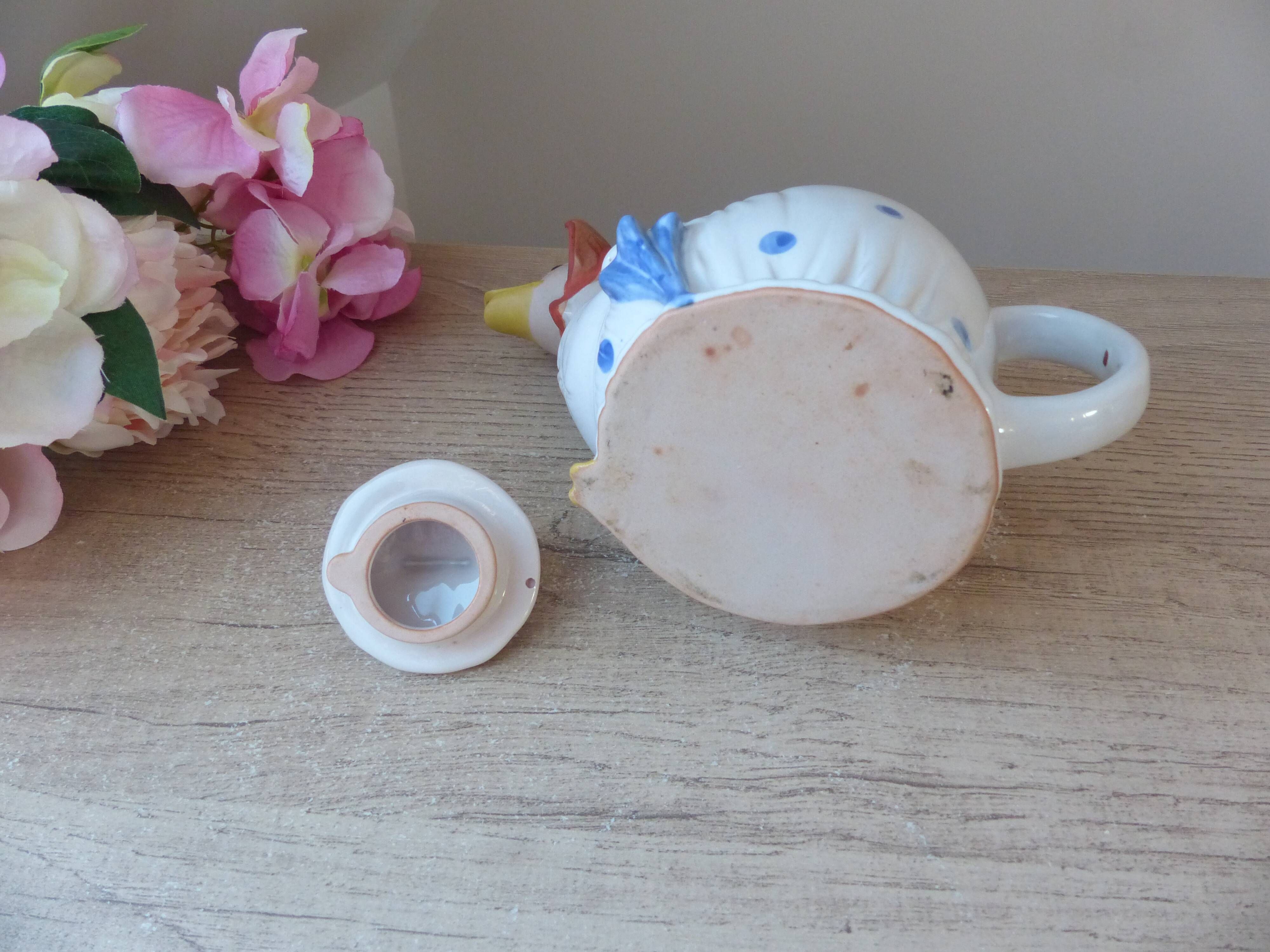 Madame Goose Stoneware Teapot with Umbrella and Bonnet