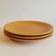Trio d'assiettes plates en grès Chantilly France vintage