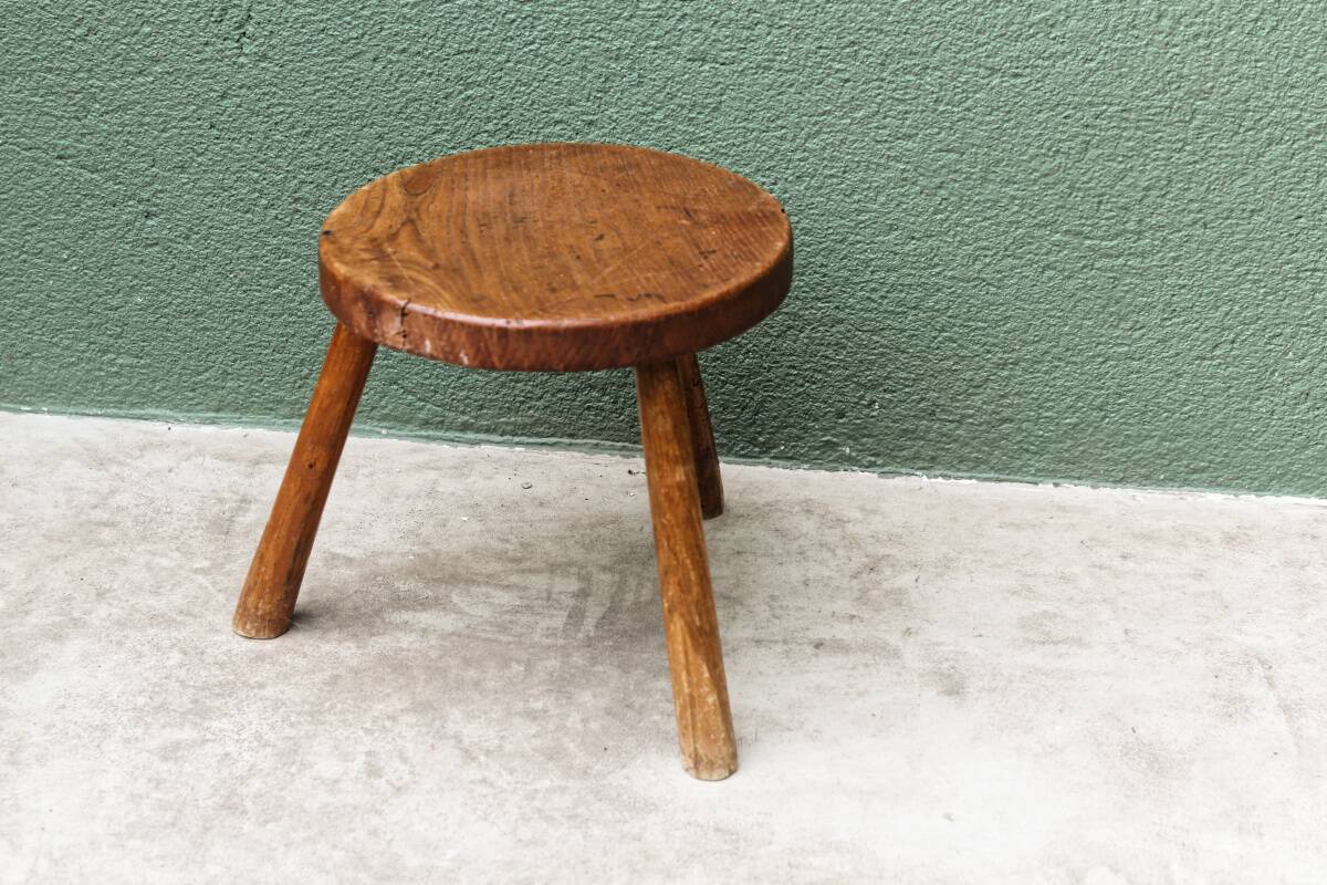 Circular tripod stool, solid wood