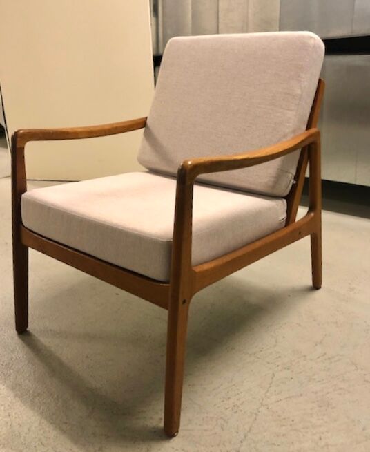 Fauteuil en teck danois du milieu du siècle par Ole Wanscher FD-109