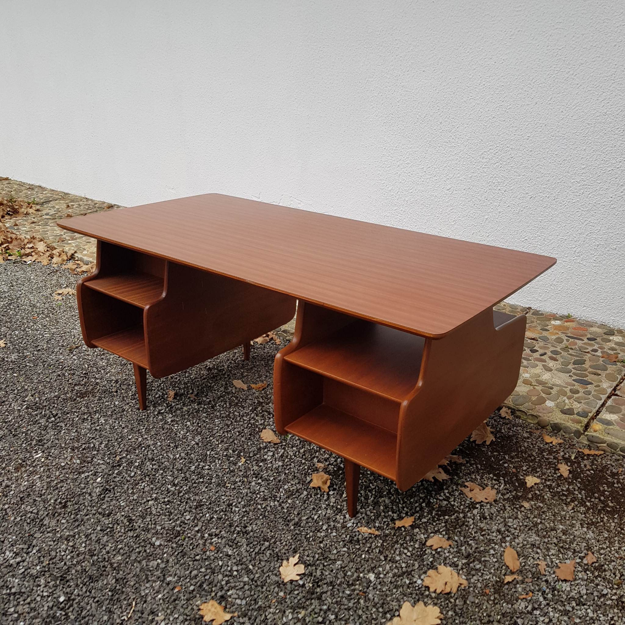 Executive Office Jacques Hauville edit by Bema 50