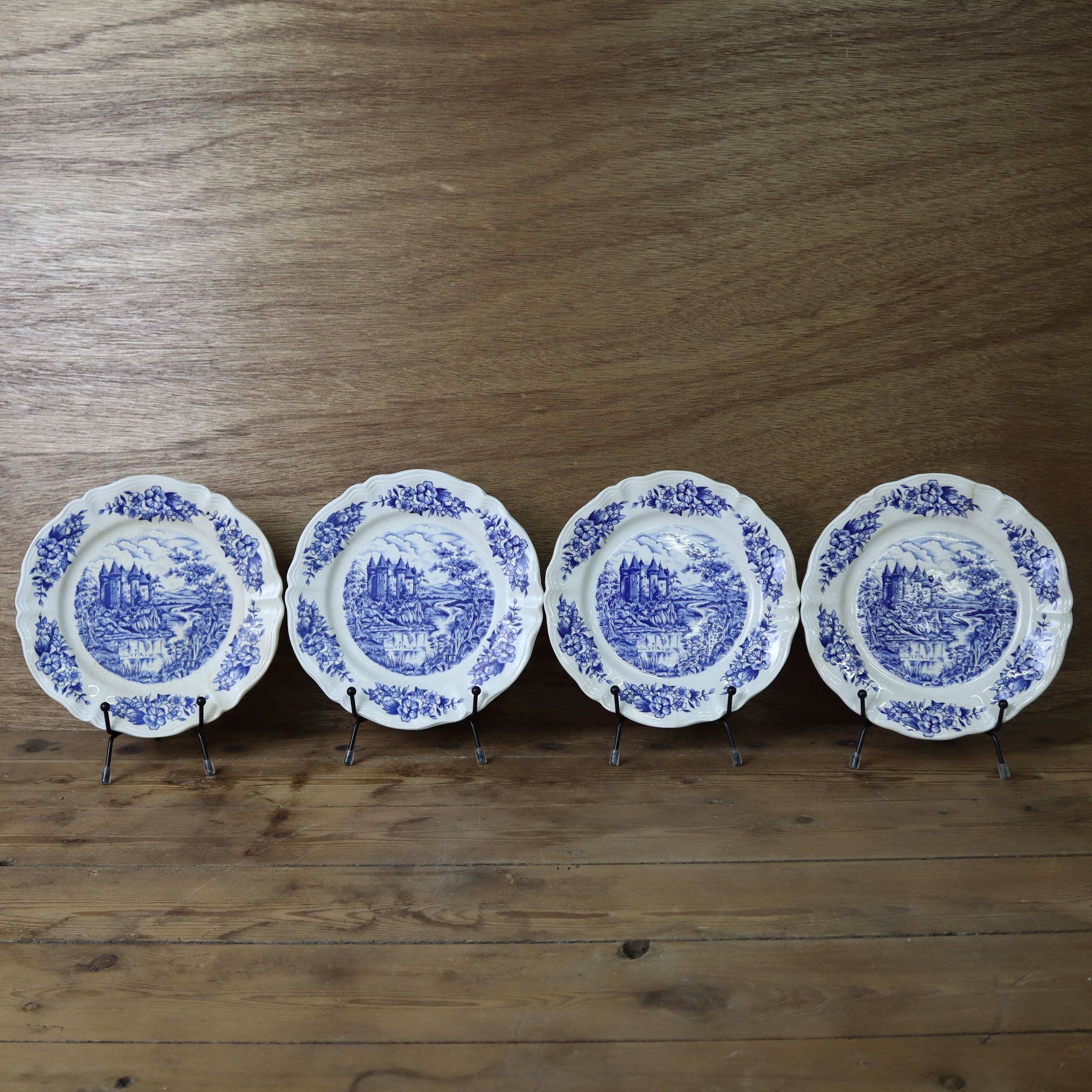 4 vintage Sarreguemines Castle model dessert plates