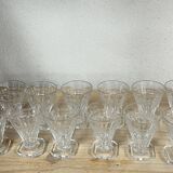 12 verres à liqueur ou apéritif art déco en cristal
