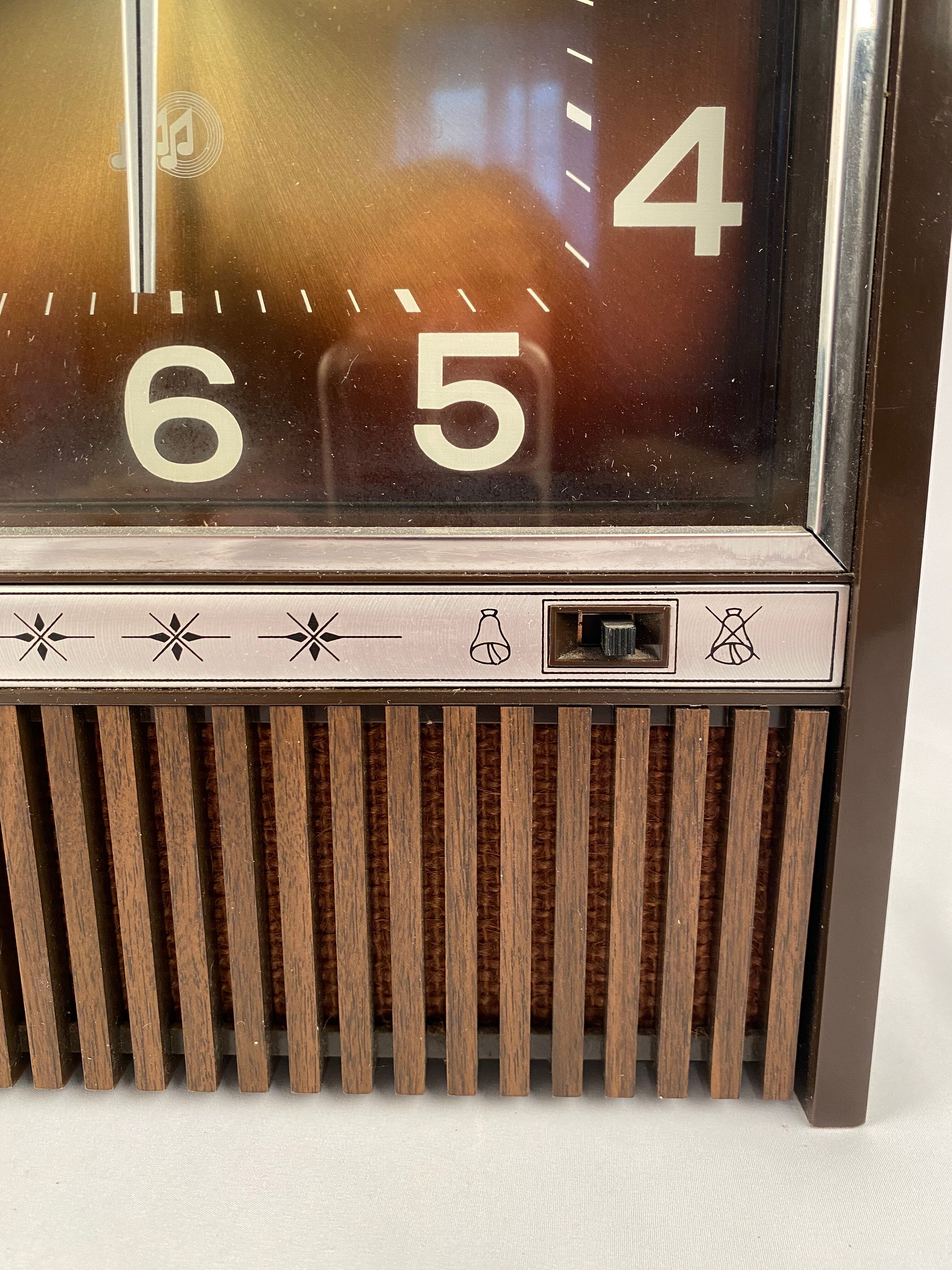 Wall clock Transistor 70s