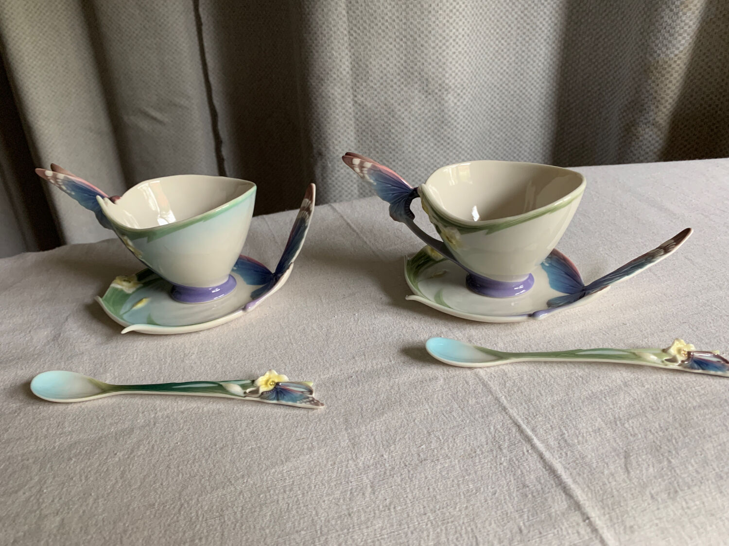 Tasses en porcelaine fine