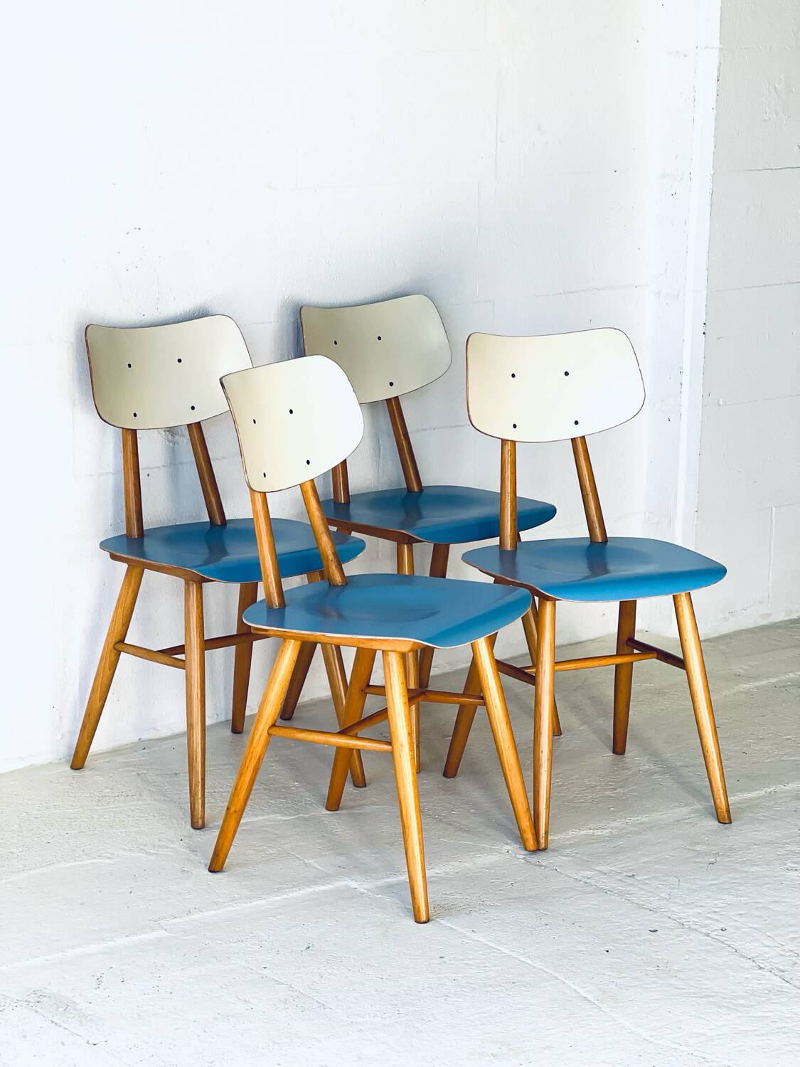 Chaises vintage par TON, 1960'
