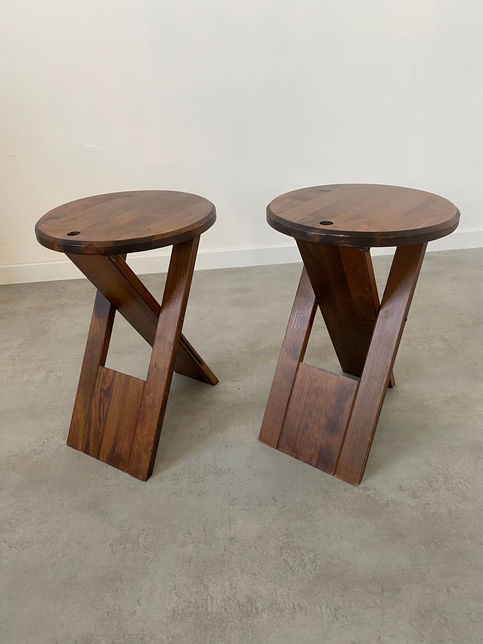 Lot 2 wooden stools
