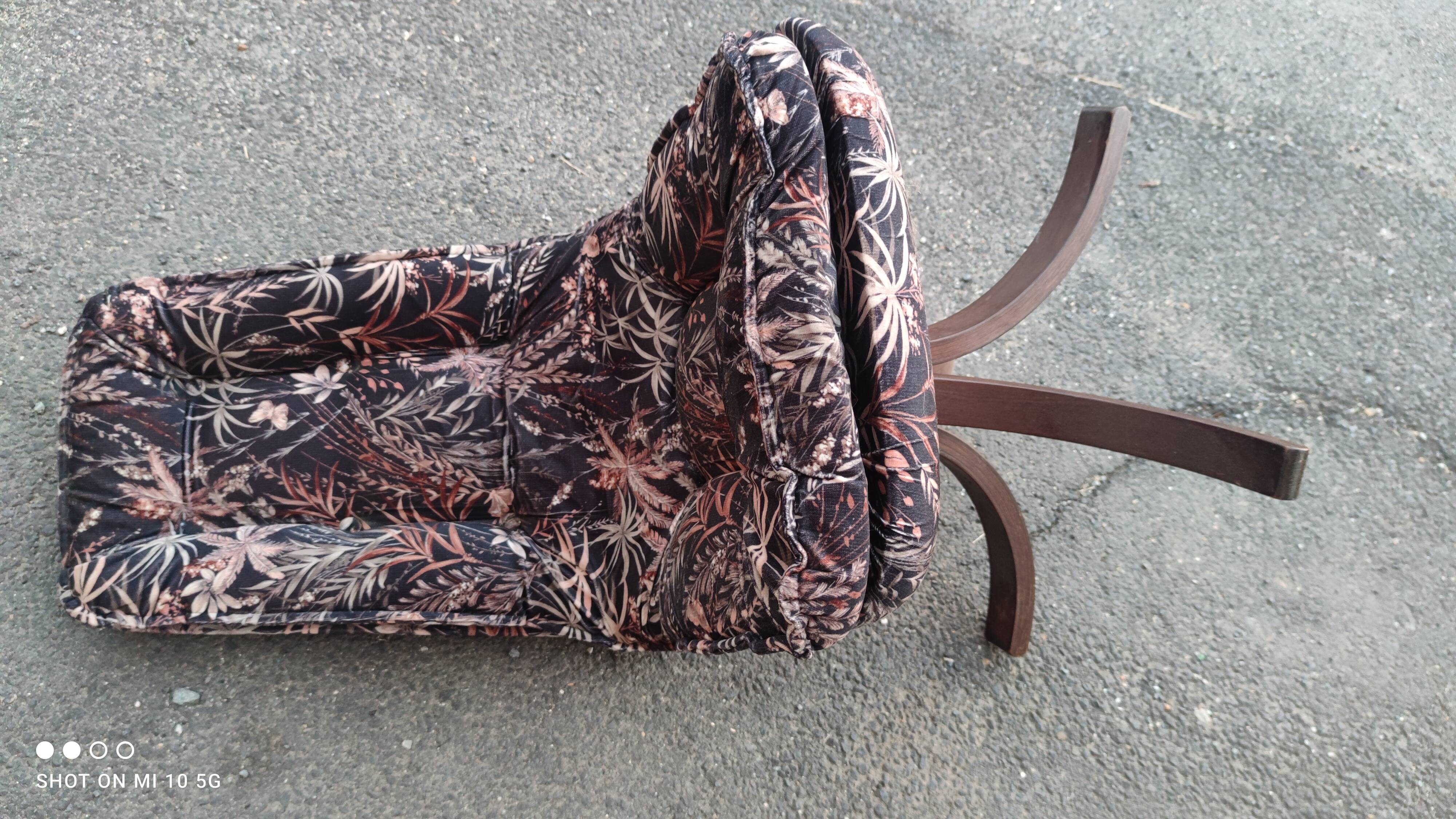 Série de 6 chaises ergonomiques et tournantes scandinave vers 1975