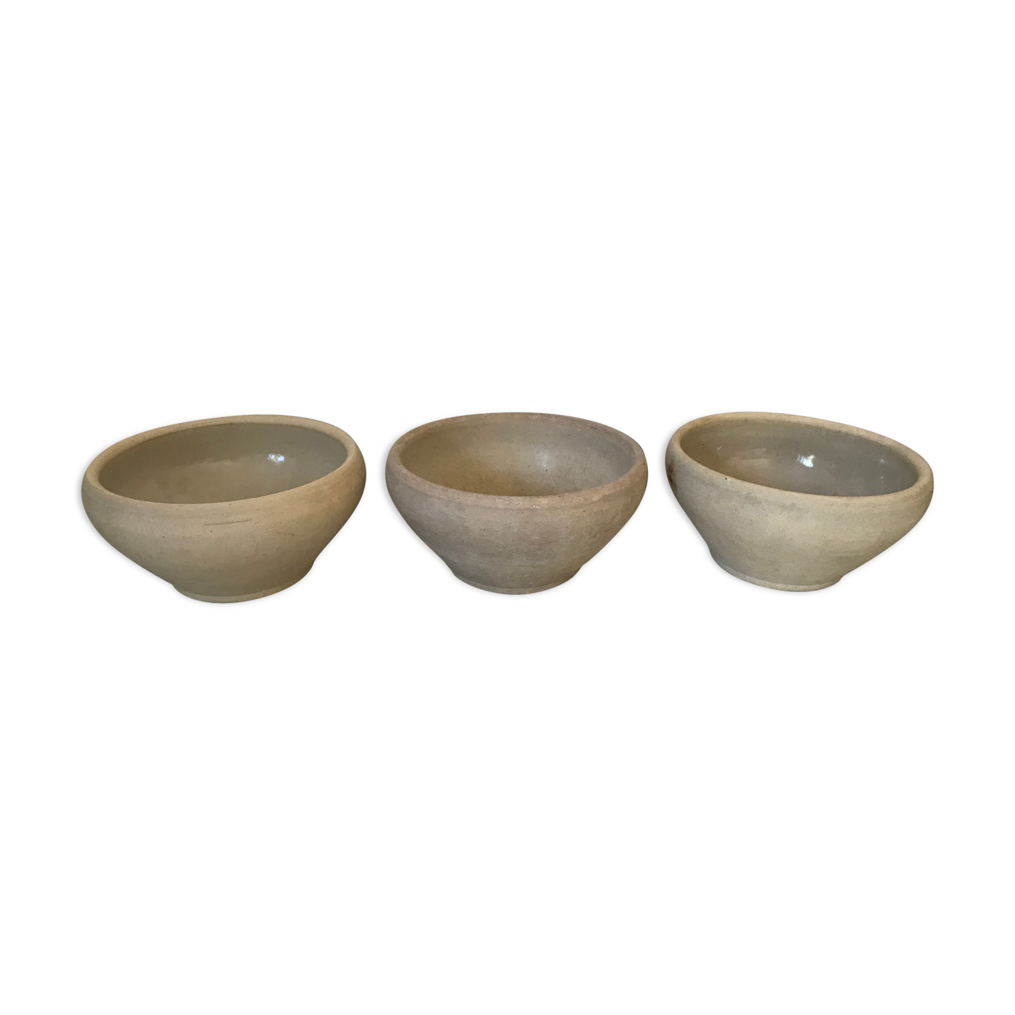 3 enamelled sandstone bowls 17cm
