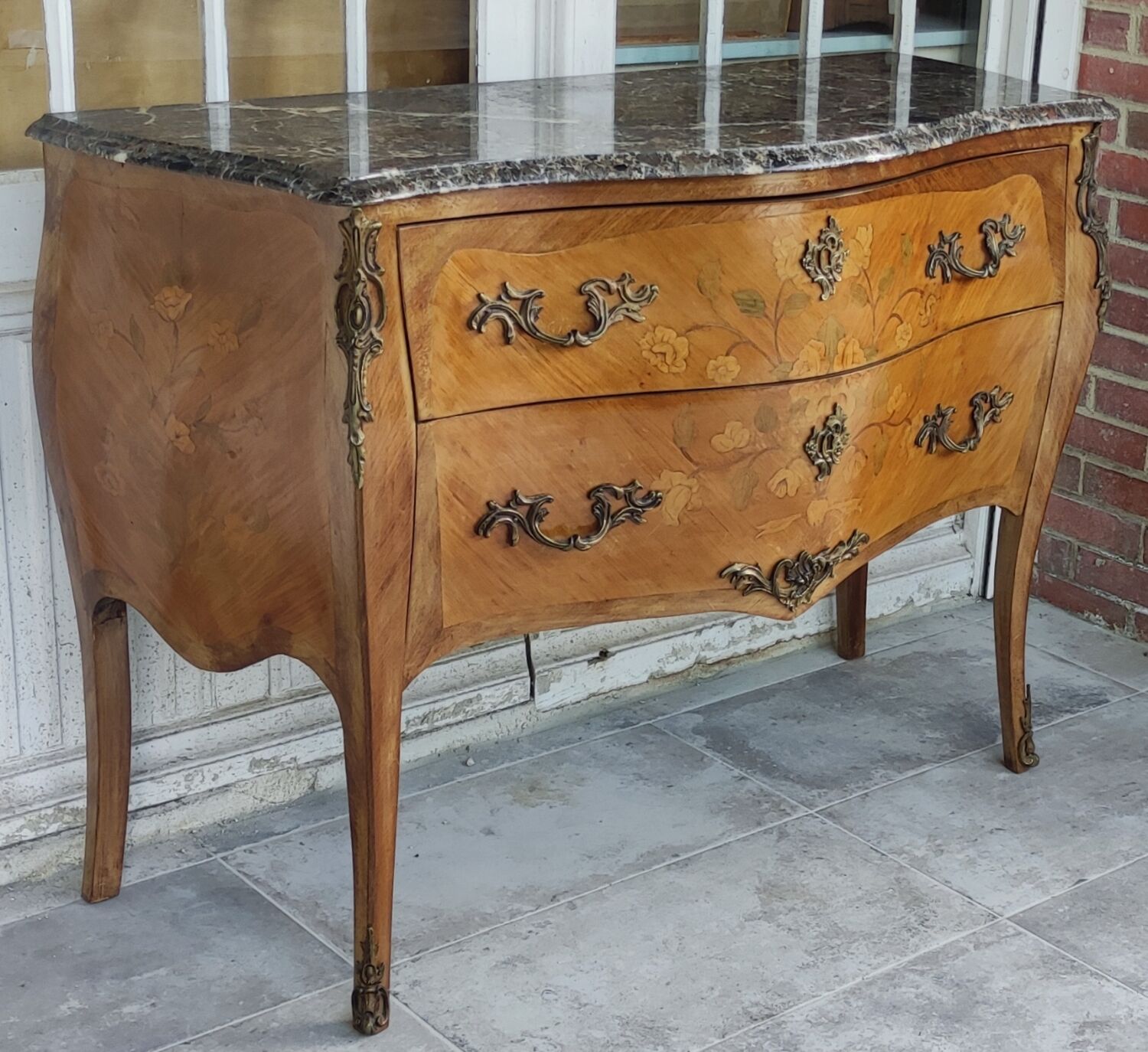 Curved chest of drawers Louis XV style