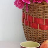 Wicker basket and scoubidou