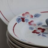 Set of 8 flat ceramic plates