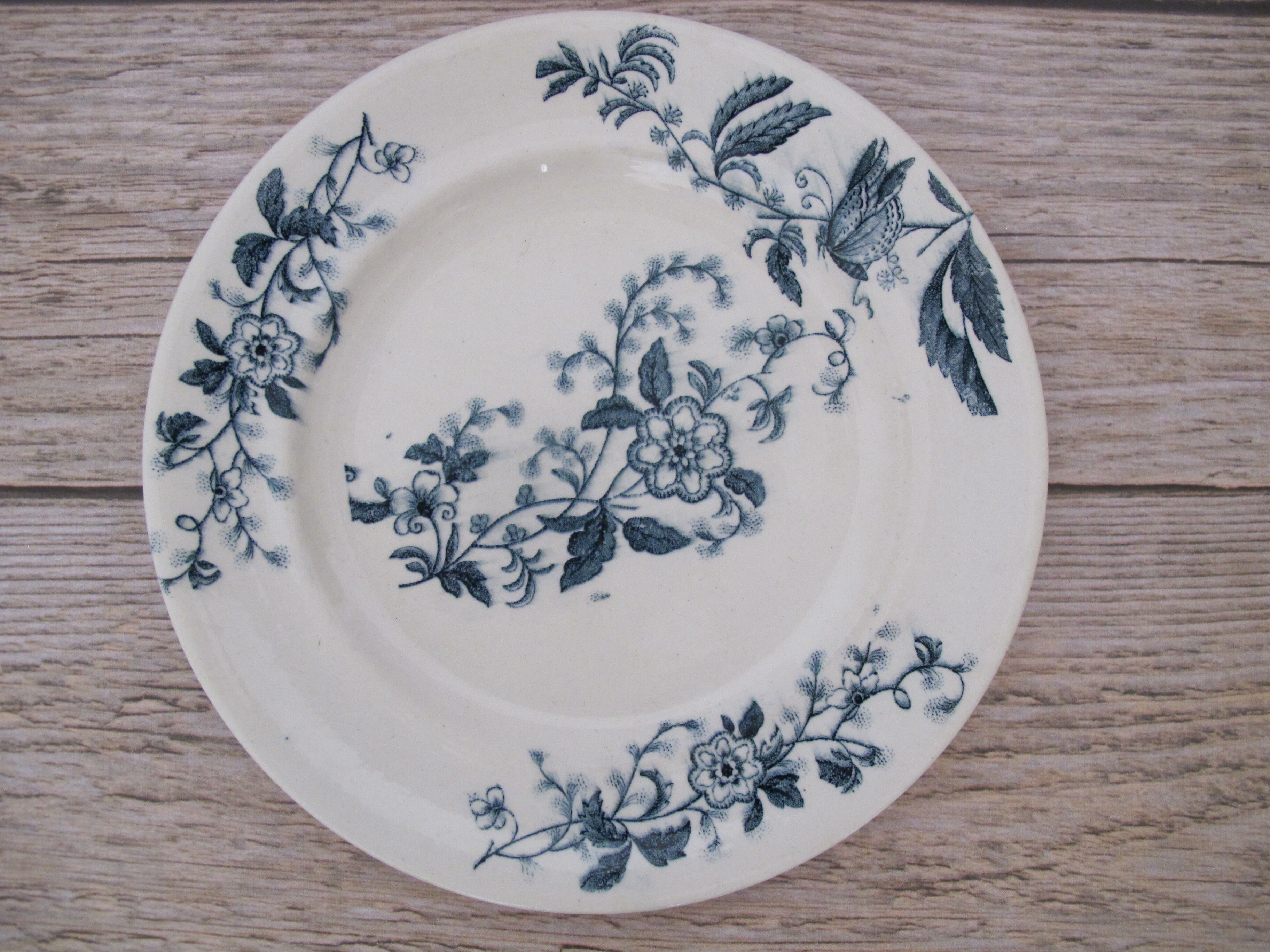 4 dessert plates in iron earth from Longwy