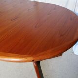 Scandinavian extendable table in teak Laurits M Larsen