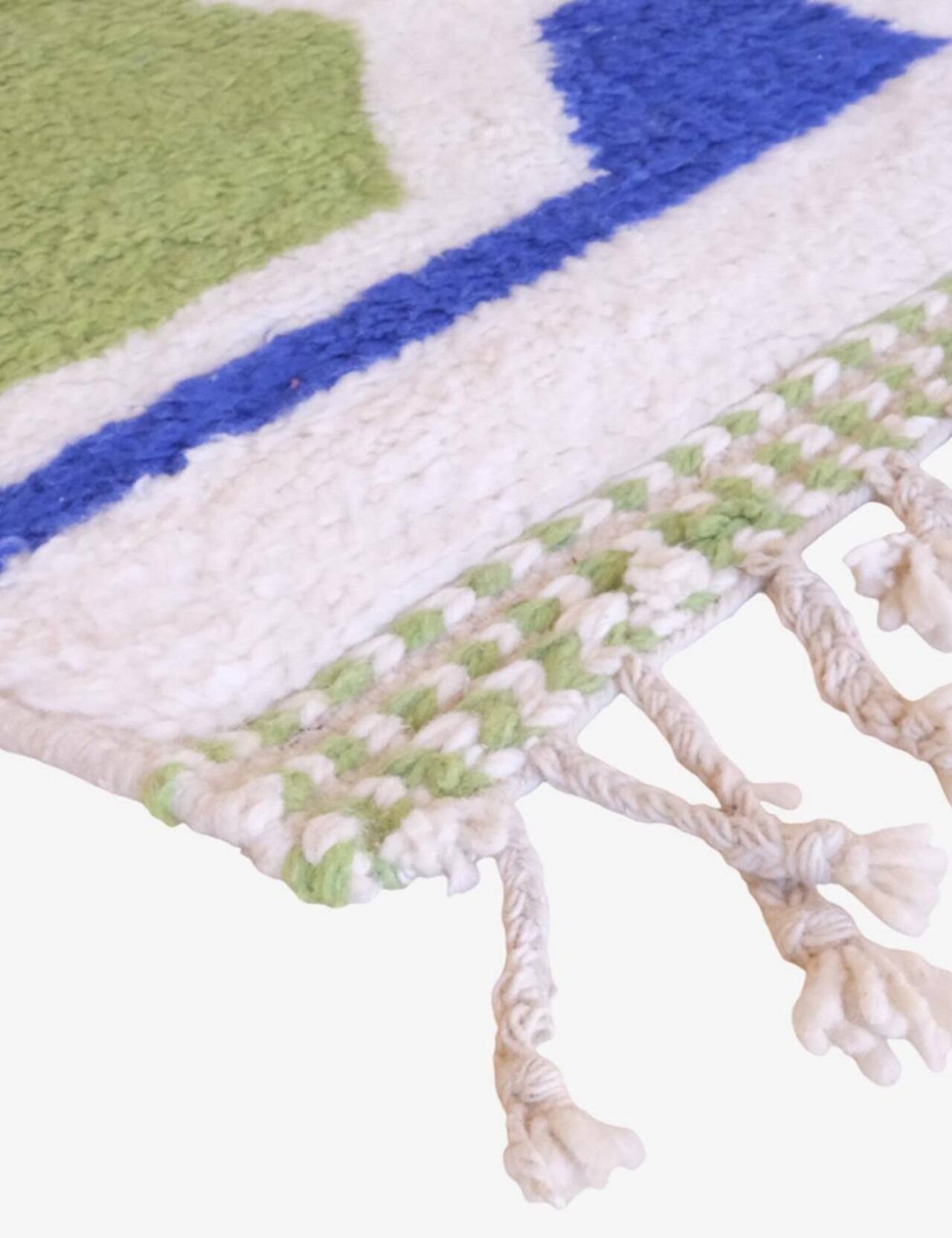 Berber rug in pure wool size 150 x 250 cm