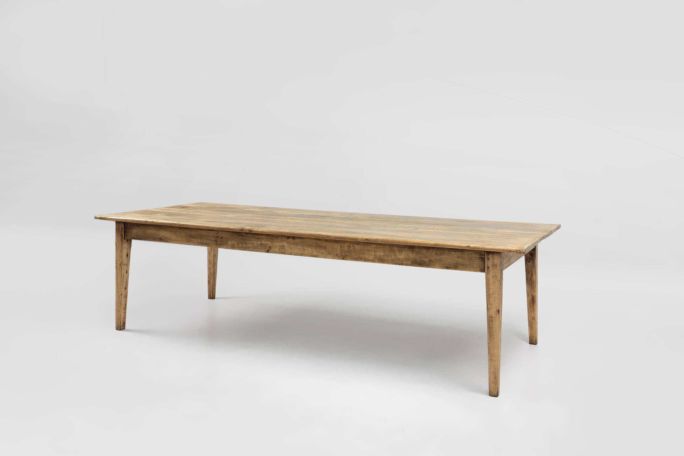Grande table de ferme rustique en bois d'orme, France vers 1800