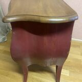 Chest of drawers.