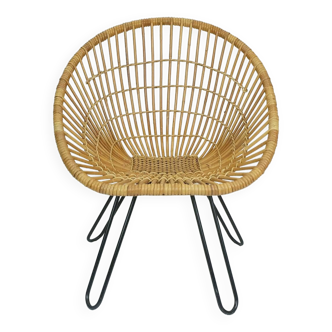 Fauteuil du milieu du siècle des années 1960 en osier de bambou avec pieds en épingle à cheveux