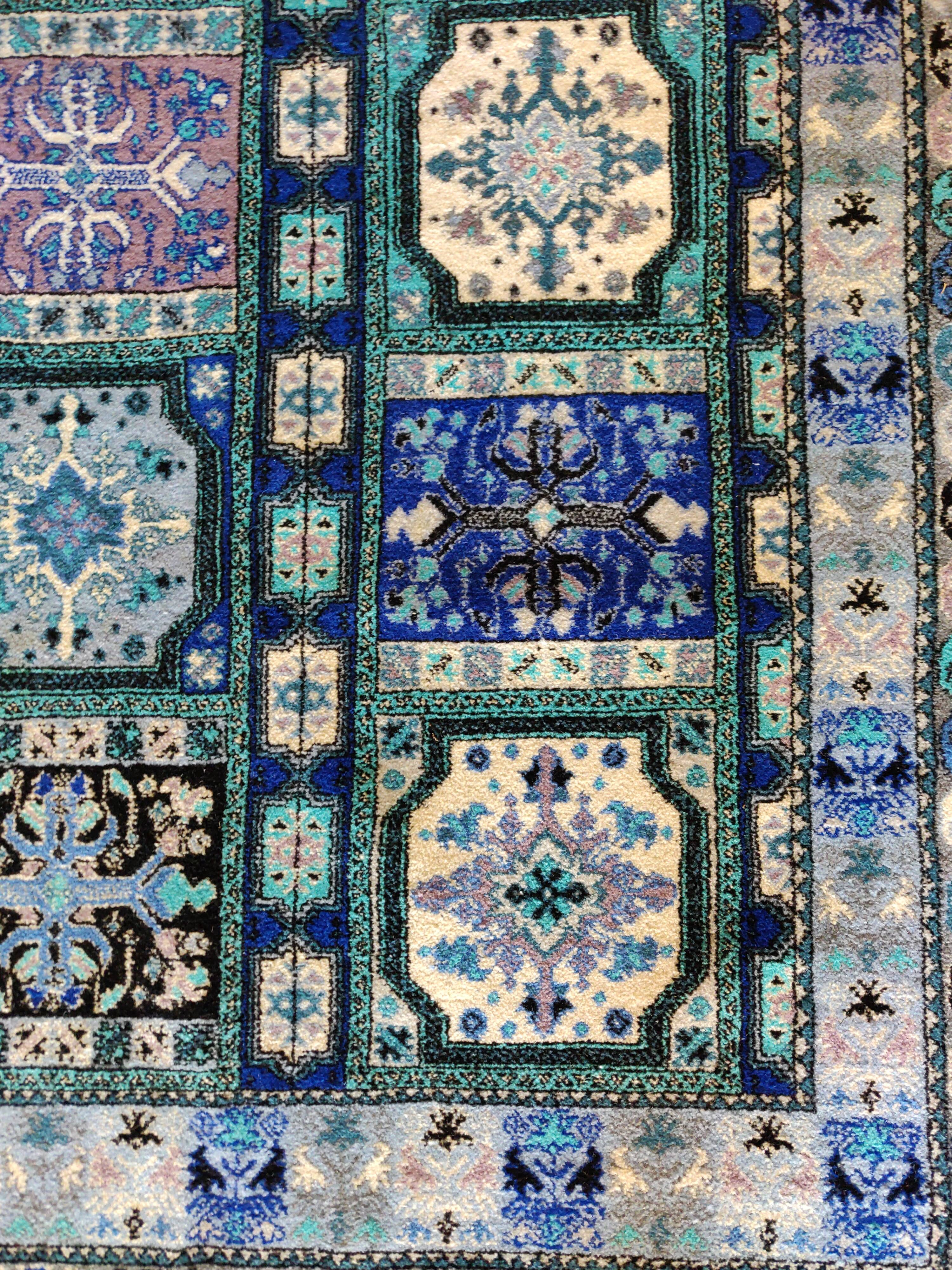 Large handmade Moroccan wool rug 290 cm