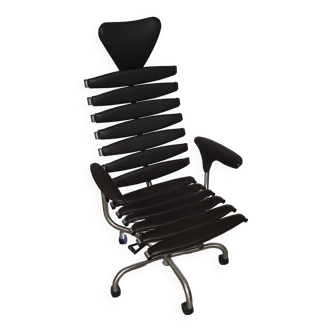 De Sede DS-2100/161 Executive Chair from our designer Home Office collection. Mint condition Dark br