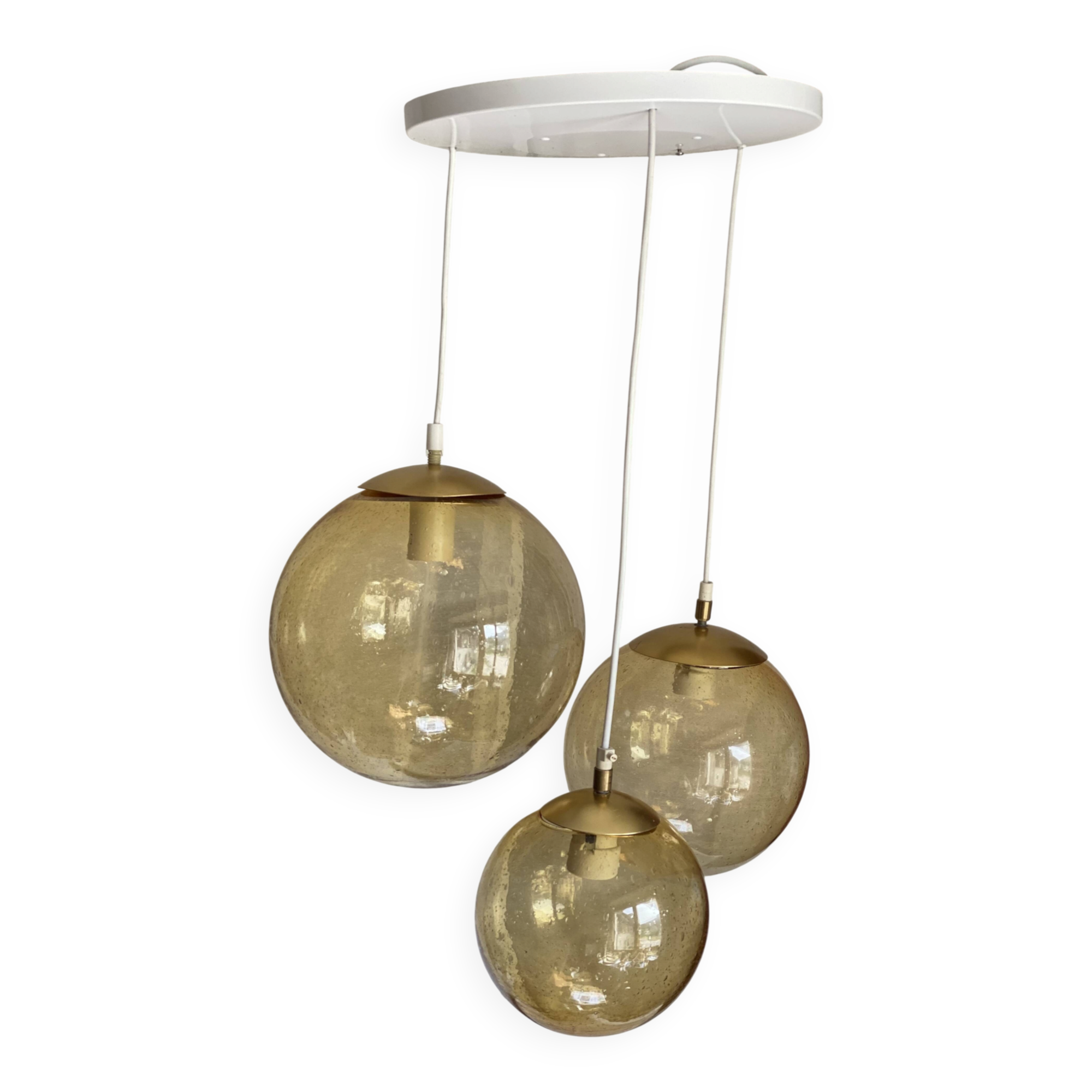 Suspension cascade with 3 globes of vintage golden yellow bubbles from the 1970s.
