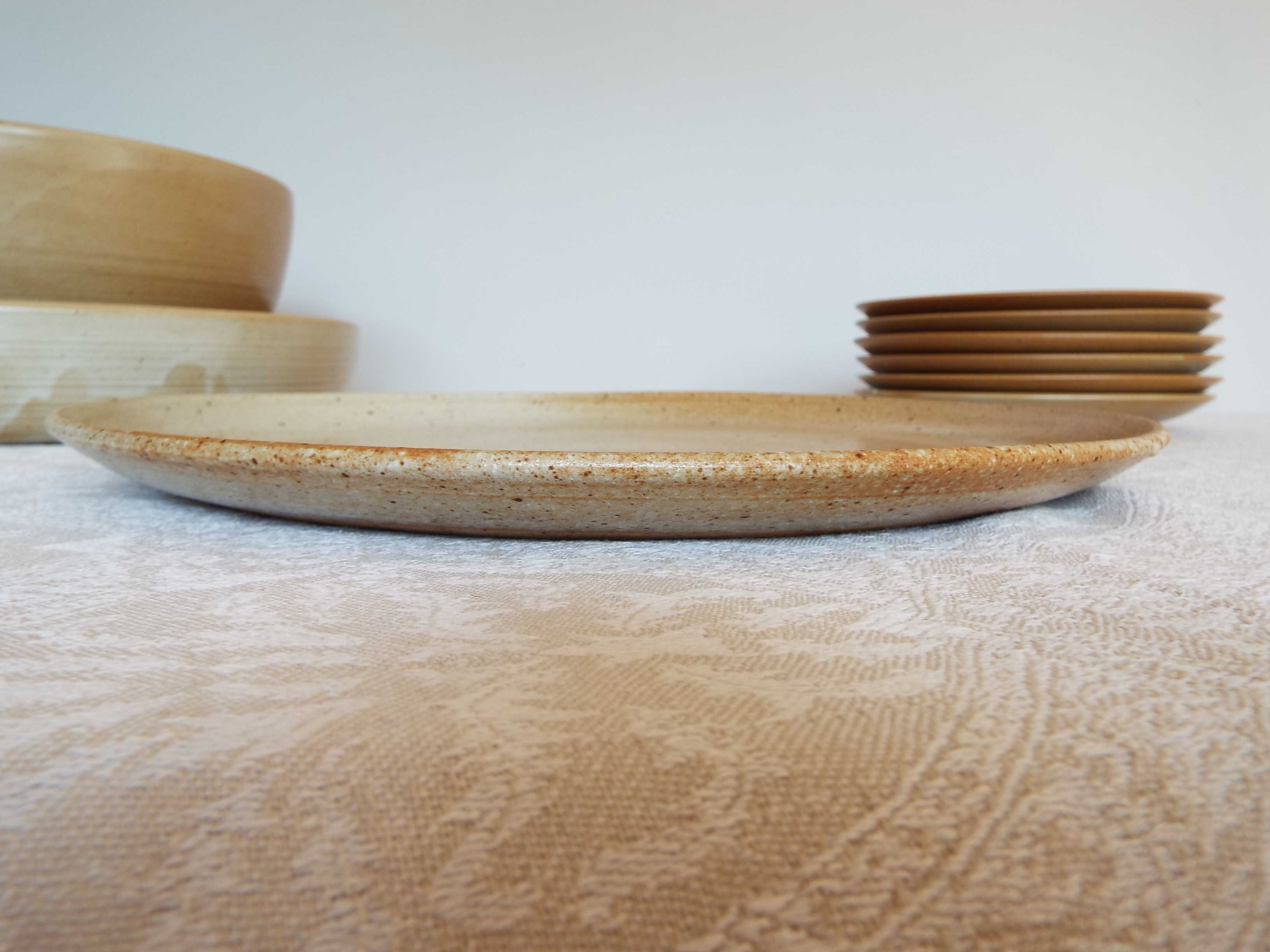Sandstone pie dish