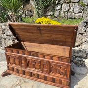 Magnificent walnut chest from the 17th century.