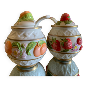 Jam jars in porcelain with spoon