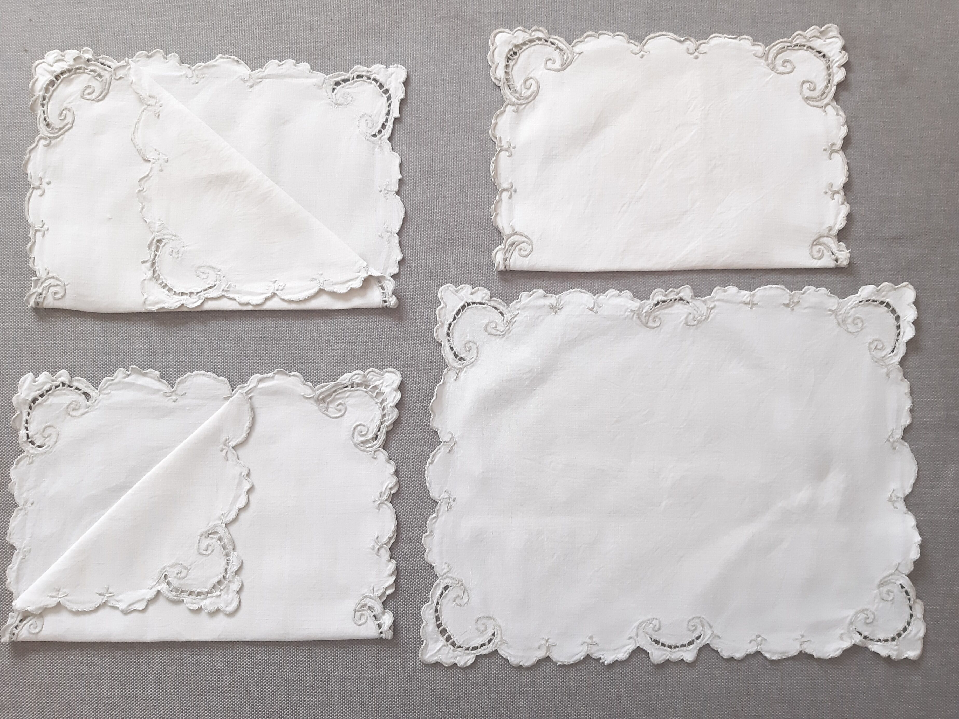 Towels/ 4 tea towels