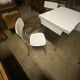 Table et chaises en formica blanc