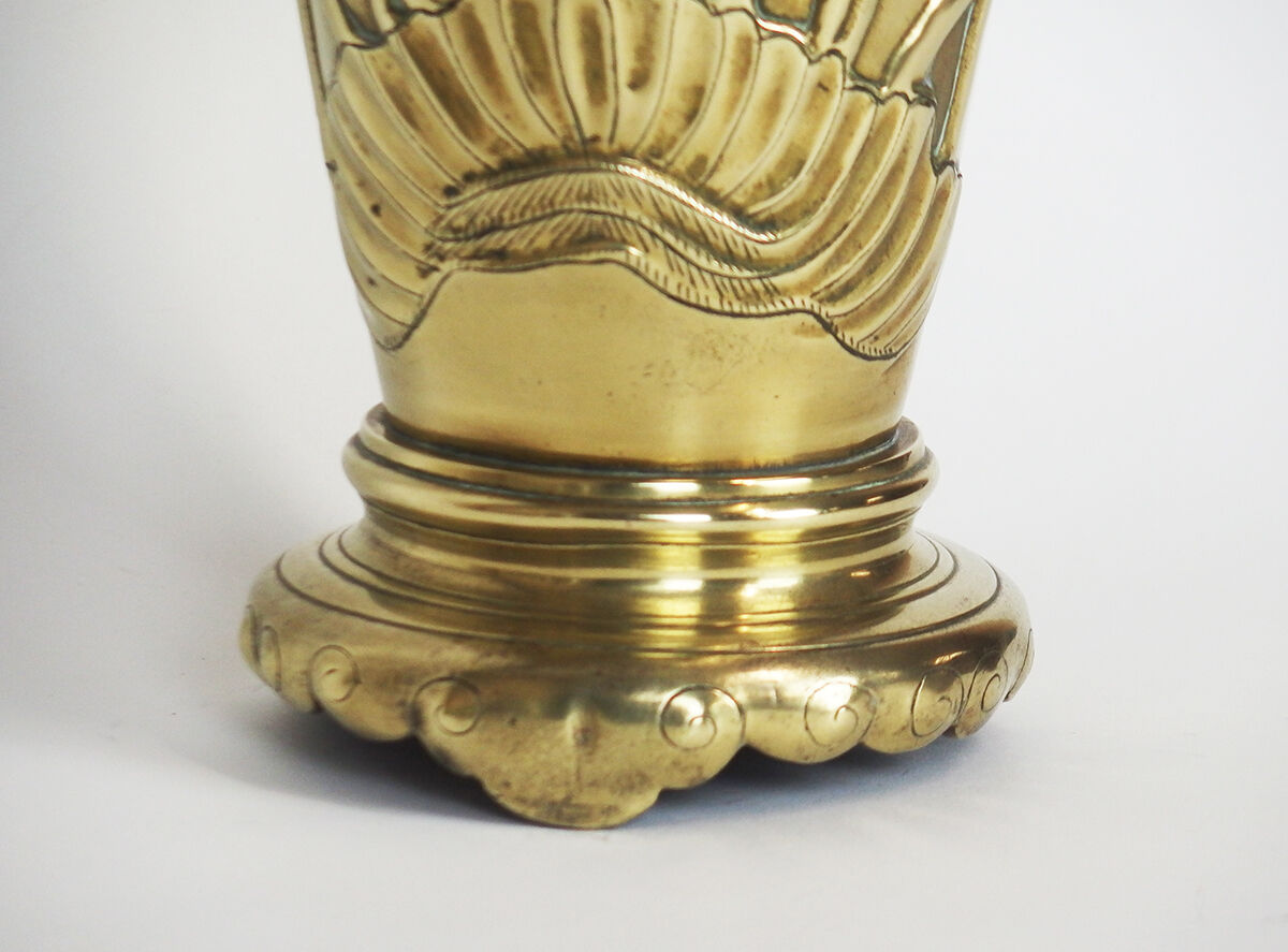 Indochinese bronze vase