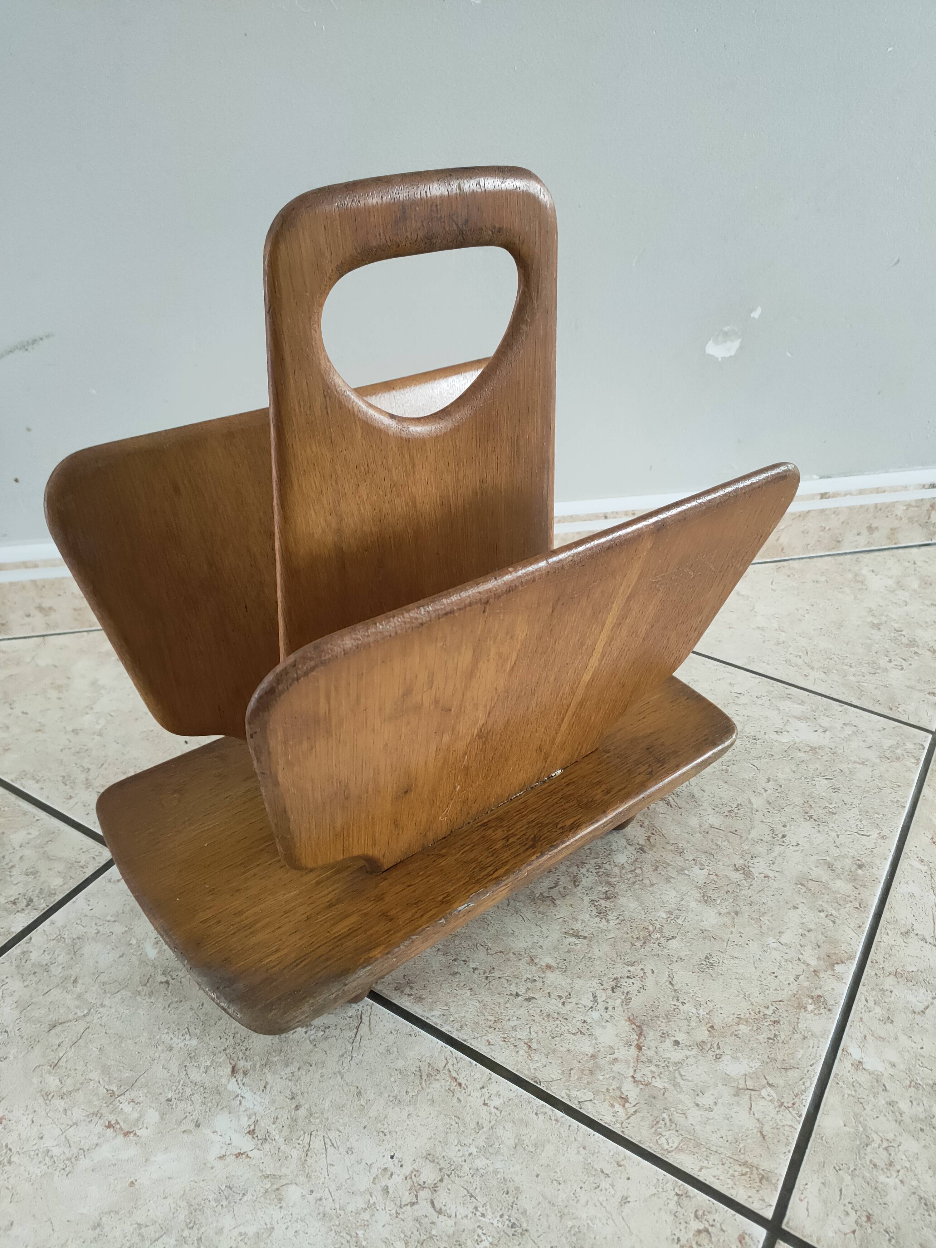 Pierre Cruège magazine rack