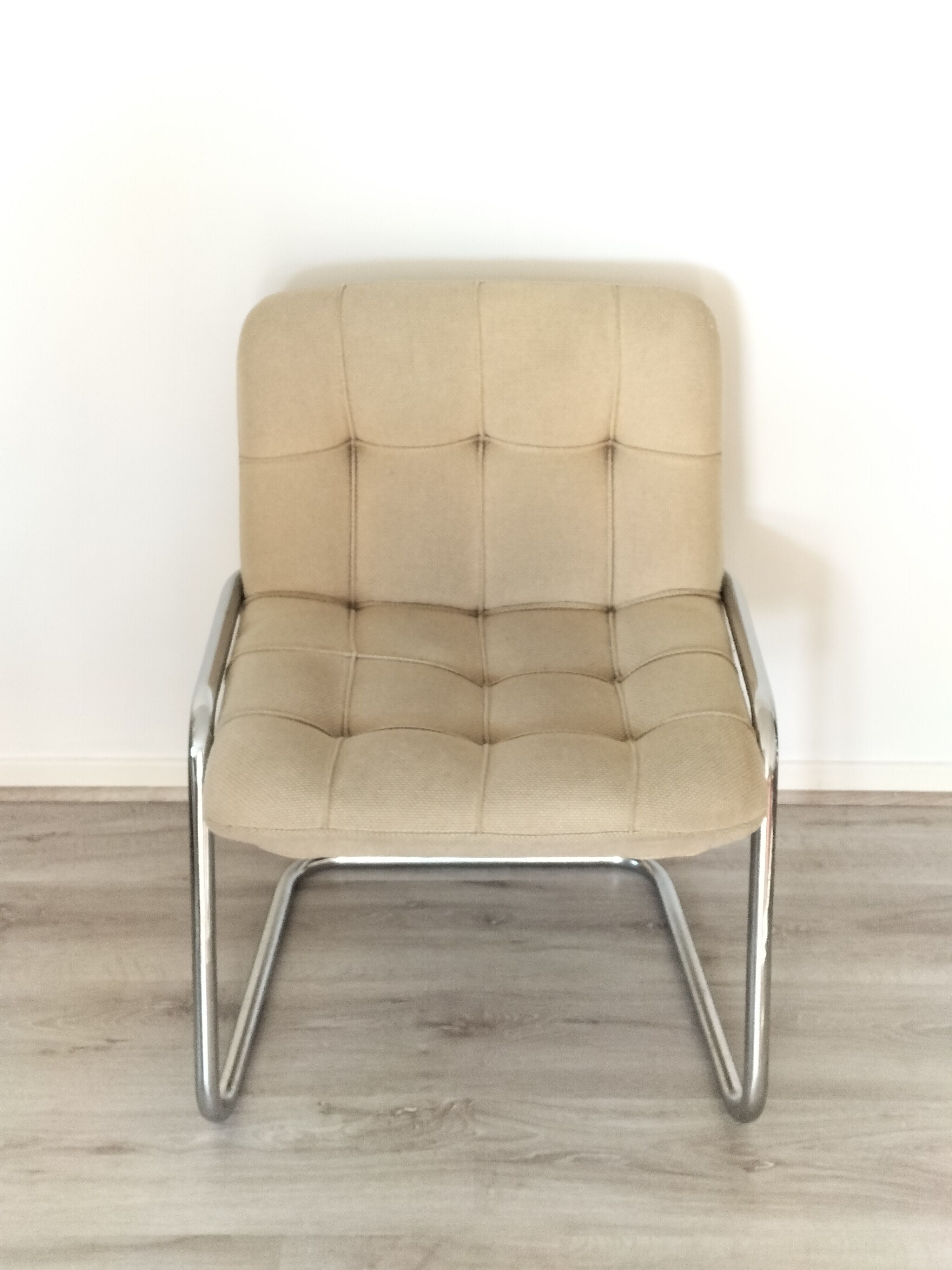 Beige chair Yves Christin