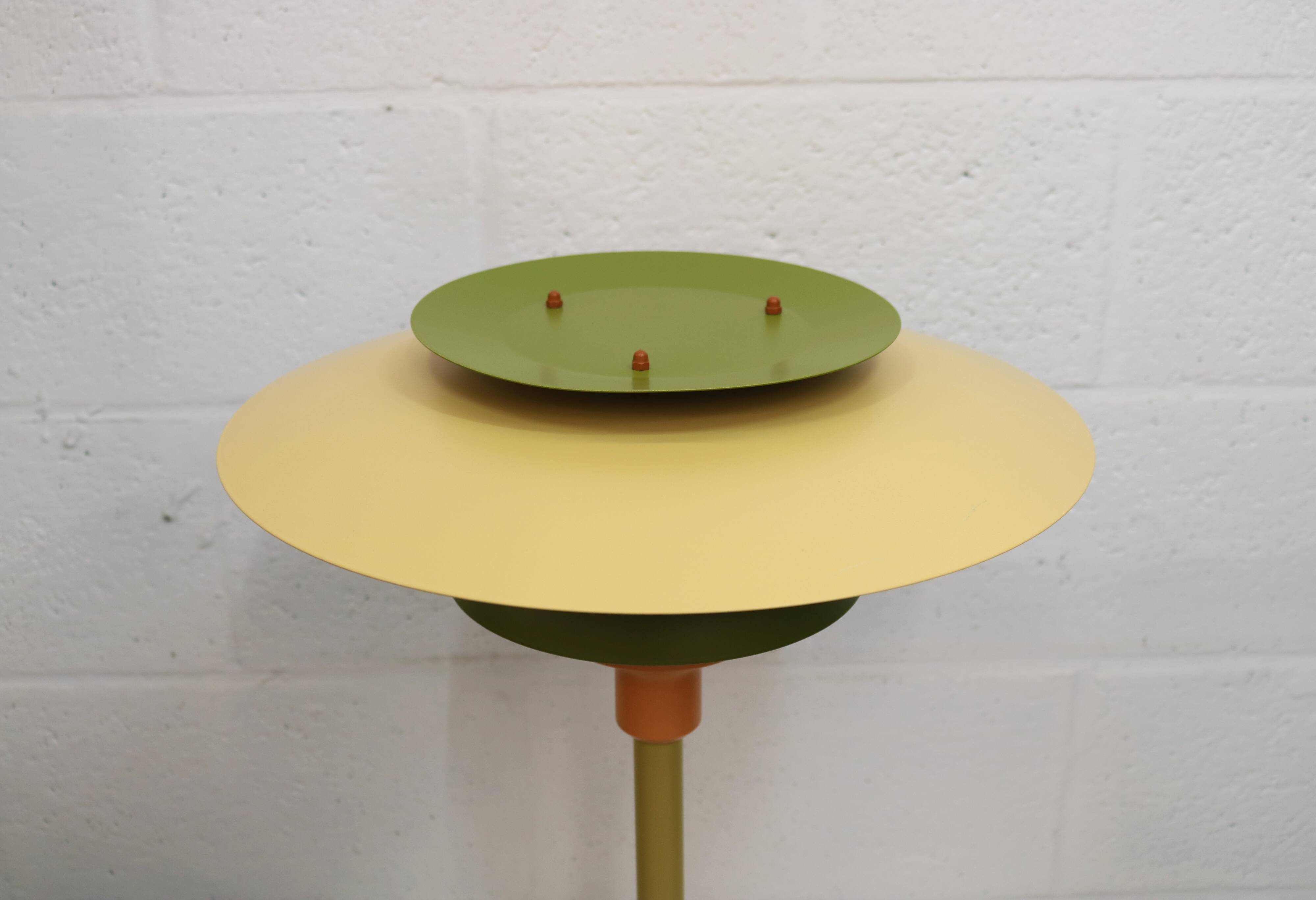 Lampe de bureau danoise unique en rose et vert par Lyskaer - Modèle 2252 -