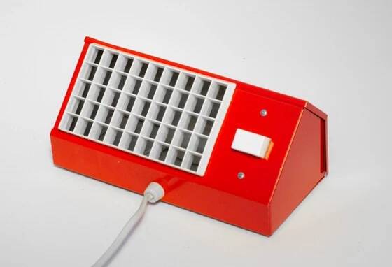 Red Elidus bedside lamp in metal, designed by Hans-Agne Jakobsson in the 1970s.