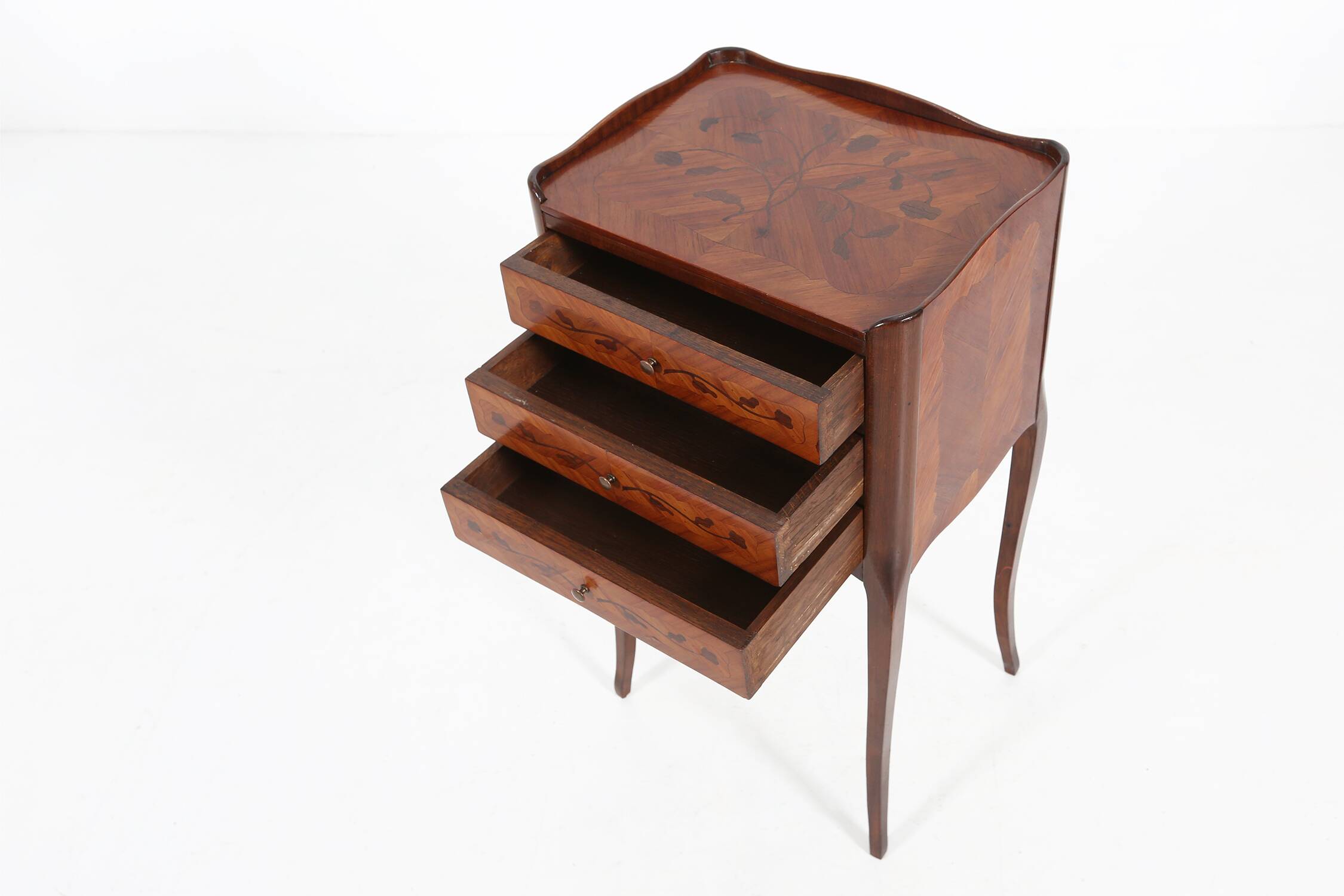 Table de chevet ou petite armoire de style Napoléon III, France, XXe siècle