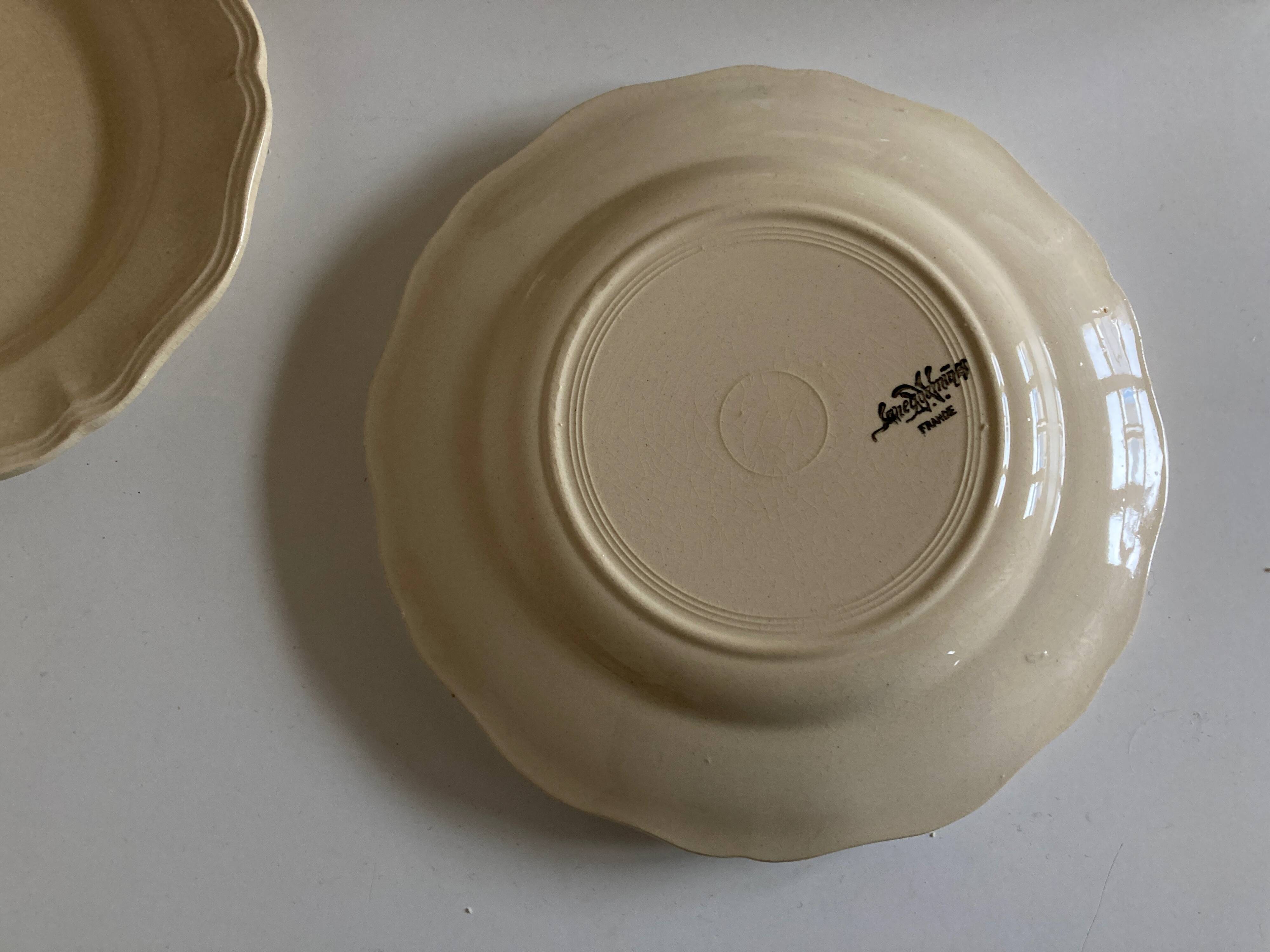 Set of 4 ivory Sarreguemines plates with gadroons