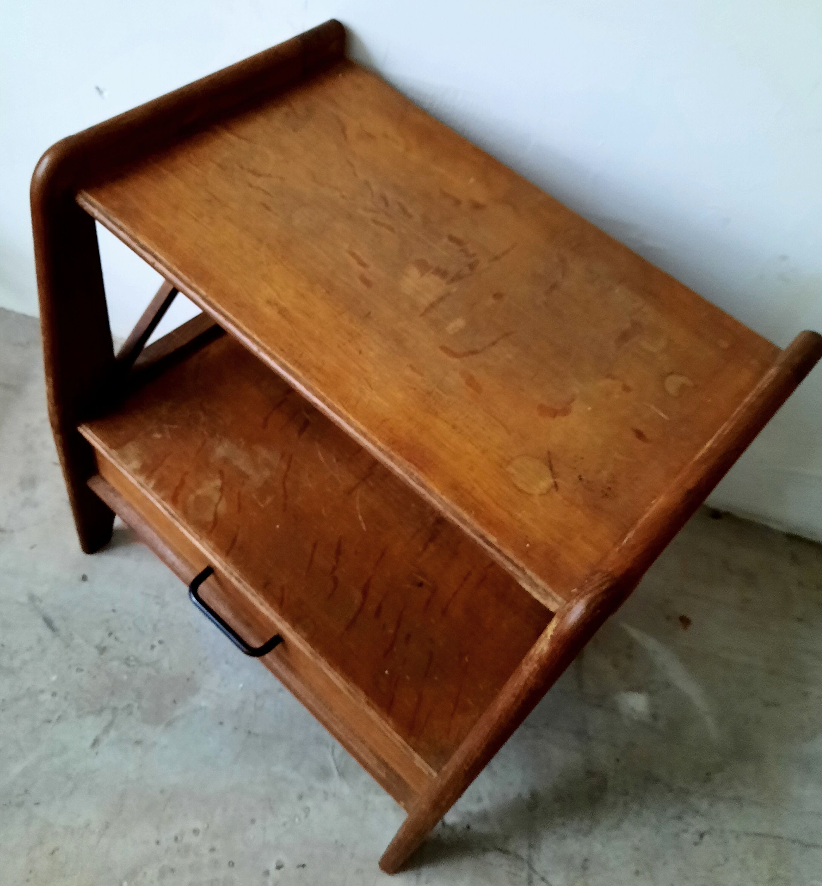 Oak bedside table made by Ateliers Saint Sabin