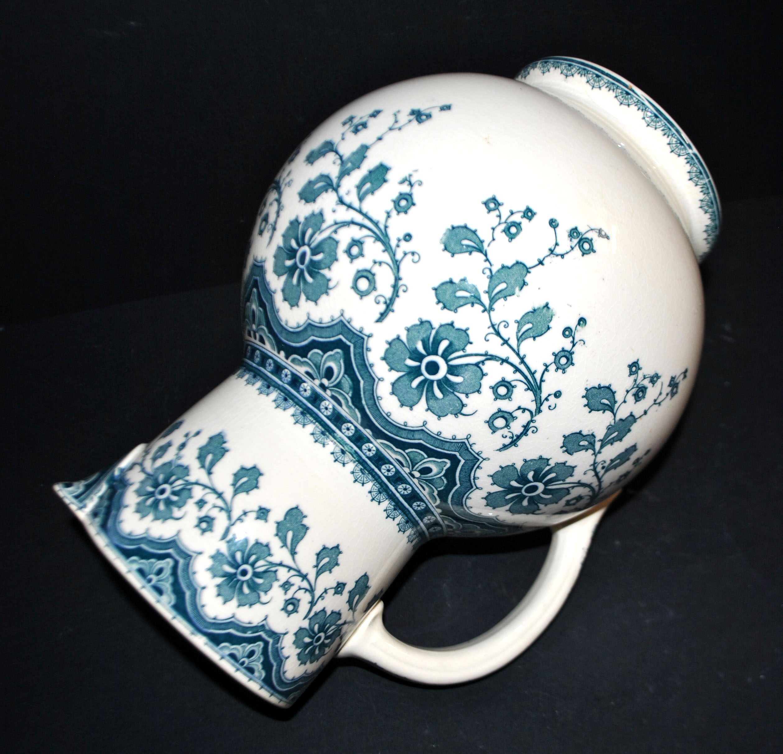 Vase, pichet Malines en faïence fleuri bleue Sarreguemines U&C