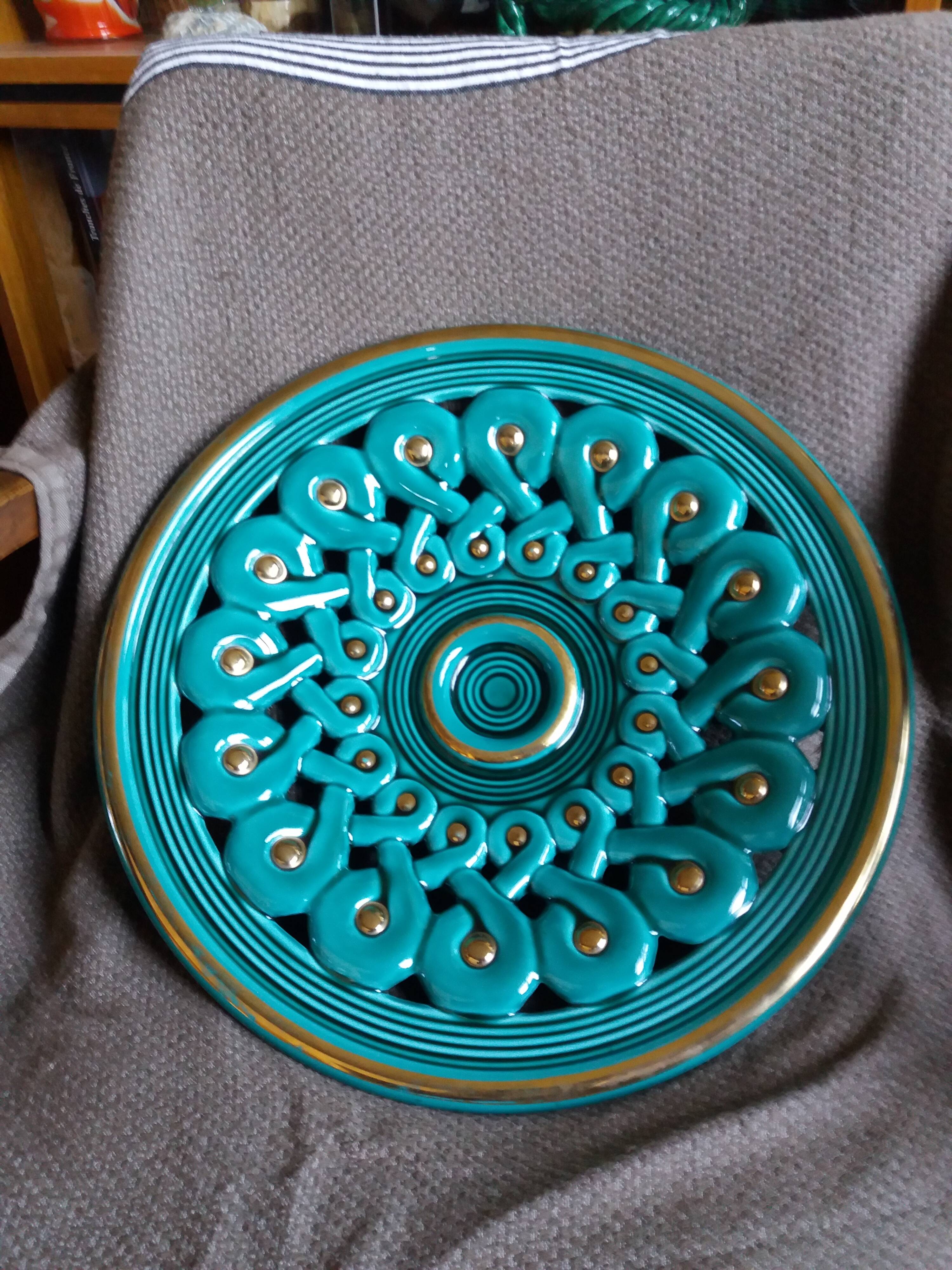 Verceram fruit bowl emerald green slip 37cm