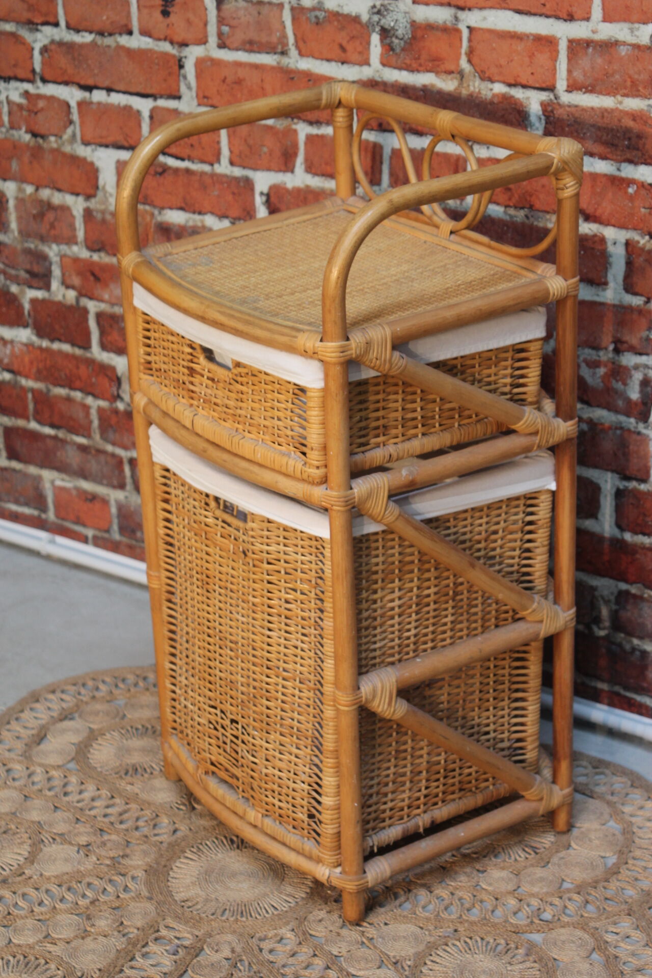Wicker laundry bin